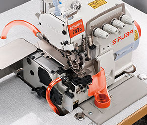 Máquina de Coser Overlock de Cuatro Hilos <span class=keywords><strong>Siruba</strong></span> 747L Usada de Alta Velocidad Taiwán China con Recorte Automático - Product Image 2