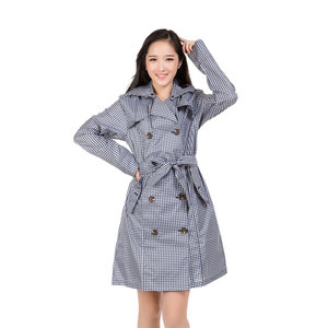 Pôcho de chuva para mulheres, design clássico da moda preto e branco para sol - Product Image 2