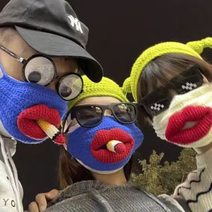 Divertido Conjunto <span class=keywords><strong>de</strong></span> 3 Piezas: Gorro <span class=keywords><strong>de</strong></span> Punto Unisex <span class=keywords><strong>de</strong></span> Algodón con Diseño <span class=keywords><strong>de</strong></span> Labios Rojos y Cigarrillo, Máscara Novedosa <span class=keywords><strong>de</strong></span> Labios Gruesos para Fotos Divertidas - Product Image 3