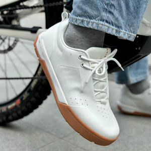 AVITUS uomo MTB <span class=keywords><strong>scarpe</strong></span> a pedale piatto bianco <span class=keywords><strong>scarpe</strong></span> da <span class=keywords><strong>ciclismo</strong></span> all'aperto <span class=keywords><strong>scarpe</strong></span> da <span class=keywords><strong>ciclismo</strong></span> Zapatillas MTB uomo Mountain Bike <span class=keywords><strong>scarpe</strong></span> - Product Image 4