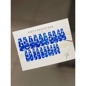 Cloud Nails - Set de 20 Uñas Postizas con Diseños Azules Pintados a Mano, Tamaños 0-9, Incluye Empujador de Cutículas, Pulidor y Pegamento para Uñas - Product Image 1