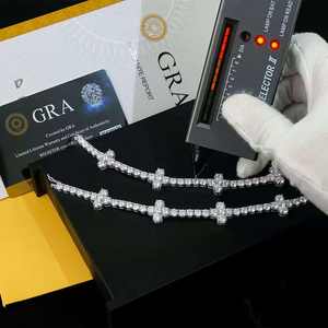 Venta al por mayor para fabricantes: Pulsera de tenis con dije de flor de moissanita chapada en oro de plata de ley 925, joyería personalizada - Product Image 2