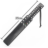 Pagaie de fessée en cuir à rivets avec long manche BDSM, passion pour les jeux sexuels en couple, amour, fessée