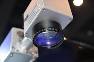 Máquina de marcado láser de fibra de escritorio Raycus JPT MAX 20W/30W/50W para metal - Product Image 4