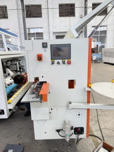 Machine à banderoleuse pour le collage du bois, bordure en mélamine pour MDF 1. L'encodeur contrôle toutes les actions de la machine entière avec une sensibilité élevée. - Product Image 2