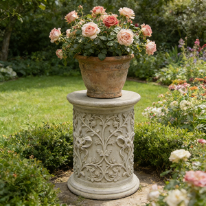 Base de Resina Europea Antigua con Relieve de Uvas, Pedestal Cuadrado para Estatuas de Jardín, Columna Romana - Product Image 1