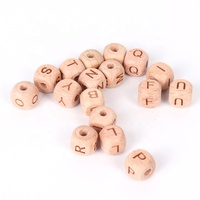 Dés personnalisés gravés au laser de 10 mm et 12 mm, en bois de hêtre, cubes carrés, perles en bois avec lettres de l'alphabet anglais et trou
