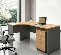 Bureau en bois et gris en forme de L avec armoire mobile à tiroirs verrouillables