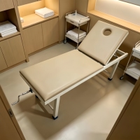 Table d'examen médicale robuste à manivelle unique pour le réglage du patient dans les scénarios d'examen et de traitement cliniques