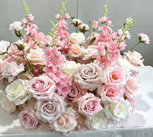 IFG China Modello 297 Composizione Floreale Decorativa per Sala Matrimoni e Showroom, con Candeliere e Rose Rosse da 30 cm, in Seta Sintetica, a Cerchio - Product Image 6