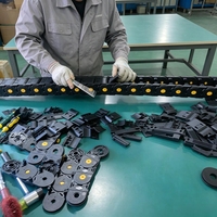 Chaîne porte-câbles en nylon renforcé entièrement fermée sur mesure 35x100mm