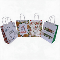 Sac fourre-tout en papier kraft vert recyclable en stock avec poignée découpée 120 g/m² pour vêtements, cadeaux de Noël et marchandises de magasin