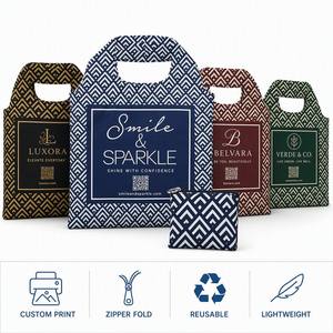 กระเป๋าโท้ทโพลีเอสเตอร์พับได้ ลายทาง พิมพ์ลาย SMILE SPARKLE กระเป๋าช้อปปิ้งนำกลับมาใช้ใหม่ได้ มีช่องซิปในตัว ขนาดกลาง บูลอง - Product Image 2