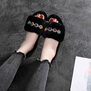 Pantofole Wild Fashion per la casa per ragazze inverno nuovi sandali caldi con diamanti luminosi da donna infradito piatto con pantofole per interni - Product Image 3