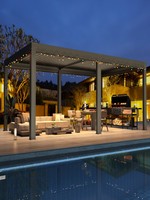 Pergola extérieure en aluminium finition noir mat avec supports en acier galvanisé, pergola de patio stable