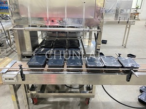 Máquina automática de embalaje de bandejas de acero inoxidable <span class=keywords><strong>para</strong></span> sellar galletas/hamburguesas/<span class=keywords><strong>perro</strong></span> caliente/contenedor de pasteles con cinta <span class=keywords><strong>transportadora</strong></span> - Product Image 4