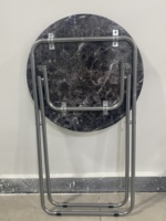 Table d'appoint moderne en MDF avec tube en métal et fer Petite table basse de salle à manger pliante portable avec motif en marbre pour la maison et l'hôtel
