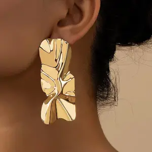 Vintage Grande geometria Irregular Hoop gota Brinco para Mulheres Menina Moda banhado a ouro Simples Metal Dangle Brinco Festa Jóias