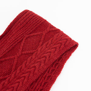OEM مخصص جاكار شعار محبوك وشاح مخطط تصميم عصري للخريف والشتاء دافئ أحمر بلون واحد أوشحة محبوكة - Product Image 4