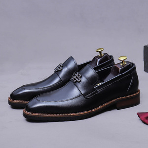 Leather British casual <b>shoes</b> for men, low-heeled style, Korean version for business formal wear, men's one-piece <b>shoes</b> - Product Image 6