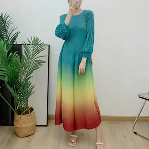 Woman 2023 Autumn New Long Pleated Dress With Lantern Sleeves Casual Style Ombre Maxi Dress With Elastic Waist Dress