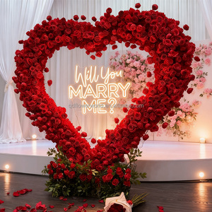 Arco di Fiori Artificiali a Forma di Cuore Personalizzato per Decorazioni di Matrimoni - Product Image 2