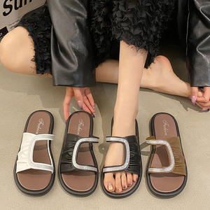 Pantuflas de gamuza suave de alta gama, aptas para uso en interiores y exteriores, pantuflas de invierno para mujer, cómodas y afelpadas, con función antideslizante. - Product Image 4