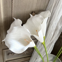 Grandes fleurs artificielles de lys blanc au toucher réel pour les arrangements floraux du Nouvel An, les mariages et la décoration de la maison