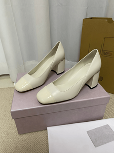 Zapatos de Mujer Jimmy de Alta Calidad, Modernos, de Charol Brillante con Detalles en Cuero, Resistentes al Desgaste y Antideslizantes - Product Image 5