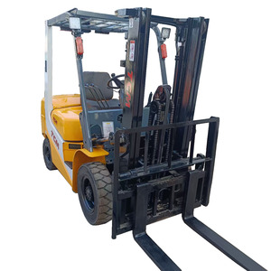 Montacargas Usado con Motor Diésel Original de Alta Calidad, TCM FD30T3 FD30T4 FD30T5 FD30T6, 3 Toneladas, Longitud de Horquilla de 1070 mm, Hidráulico Lateral - Product Image 1