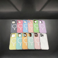 Coque de téléphone givrée de protection contre les chutes à couverture complète avec sensation de peau liquide de charge sans fil magnétique emballée dans un sac OPP