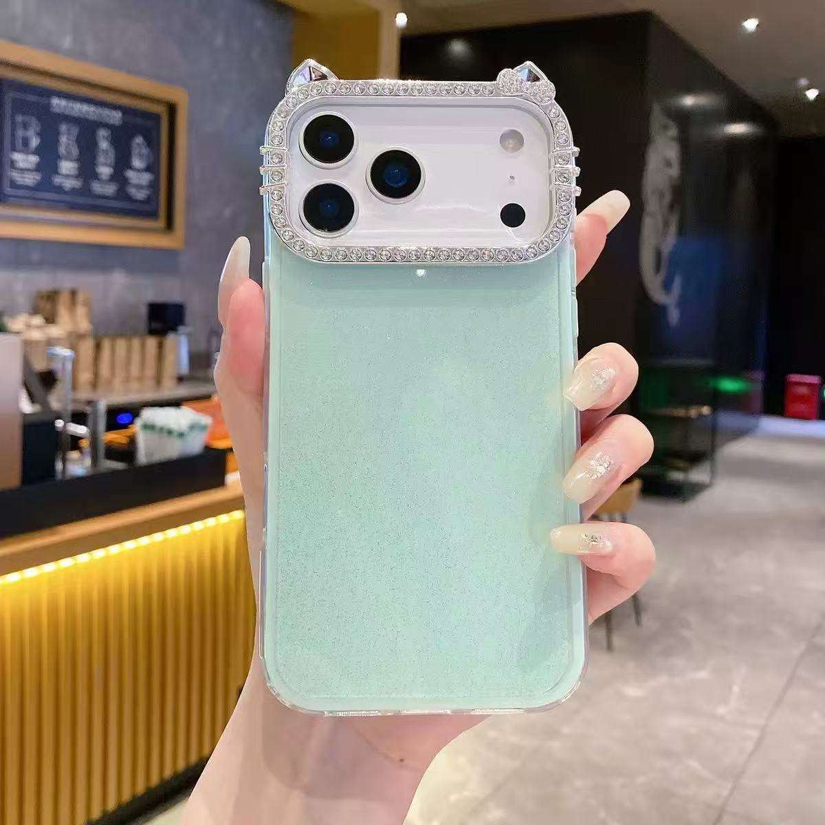 สีเขียวอ่อน