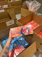 Vente en gros de boîtes cadeaux de cartes Pokémon PTCG japonaises - Hiroshima Tohoku Fukuoka Pika Chu édition spéciale coins carrés durables
