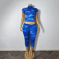 Ensemble de sport 2 pièces pour femme imprimé camouflage bleu, haut à manches courtes et pantalon capri en mélange coton élasthanne, idéal pour l'été, le fitness et les tenues décontractées quotidiennes