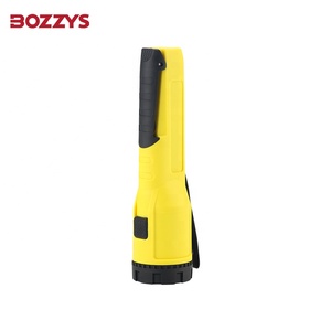 Bozzys Xách Tay Công nghiệp không thấm nước dẫn đèn pin Trắng PC cơ thể cho nhà cắm trại & Ngoài trời khẩn cấp & sử dụng hàng ngày - Product Image 4