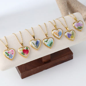 Mois Fleur Collier Coeur Floral Photo Médaillon <span class=keywords><strong>Naissance</strong></span> Fleur Collier Multiple <span class=keywords><strong>Couleur</strong></span> Fond Collier Cadeau <span class=keywords><strong>de</strong></span> Mariage pour Elle - Product Image 3