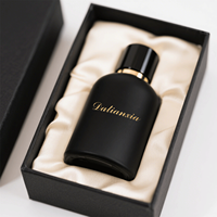 Flacon de parfum unique et exquis en verre avec vaporisateur, possibilité de choisir le couvercle pour personnalisation