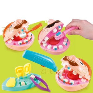 Zhengguang Kit de jeu de rôle de dentiste pour l'apprentissage précoce, avec modèle de dents et kit médical, en plastique - Product Image 4