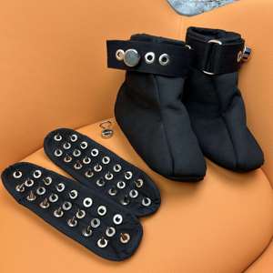 HM Bottes de Contrainte pour Adultes avec Semelles à Pointes et Rivets et Boucle, Chaussures Verrouillables pour Bondage des Pieds, Punition <span class=keywords><strong>ABDL</strong></span>, pour Habit de Rampement - Product Image 2