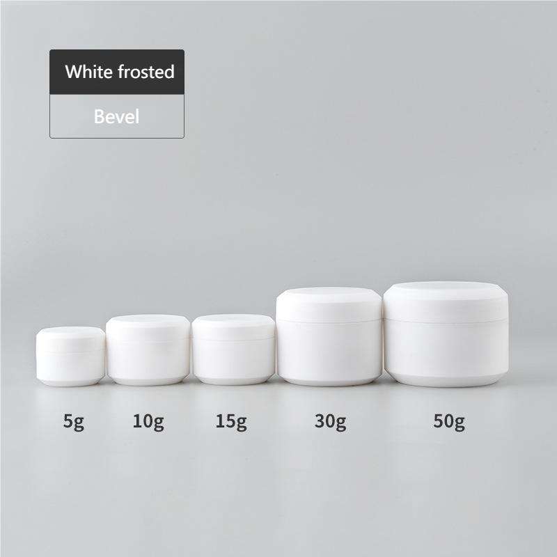 มุมเอียงสีขาวขุ่น