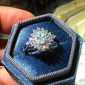Anello di fidanzamento semplice per donna, elegante gioiello da dito alla moda - Product Image 6