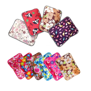 قربة مياه ساخنة كهربائية قابلة للشحن مصنوعة من مادة PVC وقابلة للتخصيص، مدفئ يدوي كهربائي ملون بسعة 1 لتر - Product Image 1