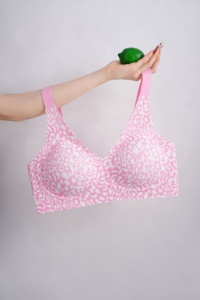 Sujetador sin costuras con estampado de leopardo para mujer HY, sujetador minimizador sin aros para figuras grandes con tirantes anchos elásticos - Product Image 3