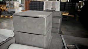 Crisol de grafito de Venta caliente adecuado para la fundición y la industria química - Product Image 3