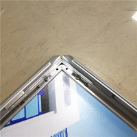 Cadre en aluminium argenté brillant à angle mitré de 25 mm pour affichage publicitaire, vente en gros d'usine