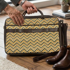 Bolso para portátil hecho a mano con estampado de bloques, bolso de mensajero de algodón para oficina, bolso tote bohemio para el trabajo con correa. - Product Image 1