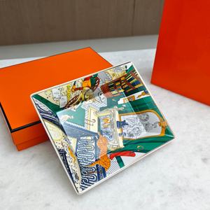 Cendrier en céramique de forme carrée de style américain sans fumée, design personnalisé - Product Image 2