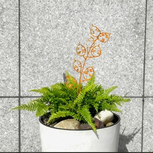 Grandes fleurs à visser en métal inoxydable poli vert pour extérieur, décorations de jardin faciles à poser pour oiseaux et papillons - Product Image 3