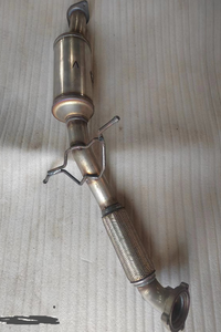 Convertisseur catalytique à trois voies Euro 4 de haute qualité en acier inoxydable Yueyang pour XC60 XC70 S60 3.2L Remplacement OEM du système d'échappement - Product Image 4