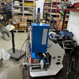 Macchina da stampa con Logo a caldo in pelle pneumatica automatica per indumento e lamina d'oro che timbra per la produzione di scarpe - Product Image 5